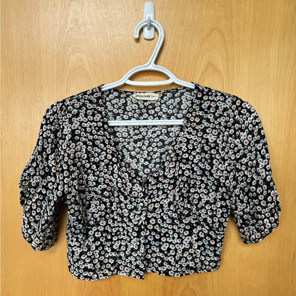 24Colours Cropped Floral Top - Picture 3 of 3